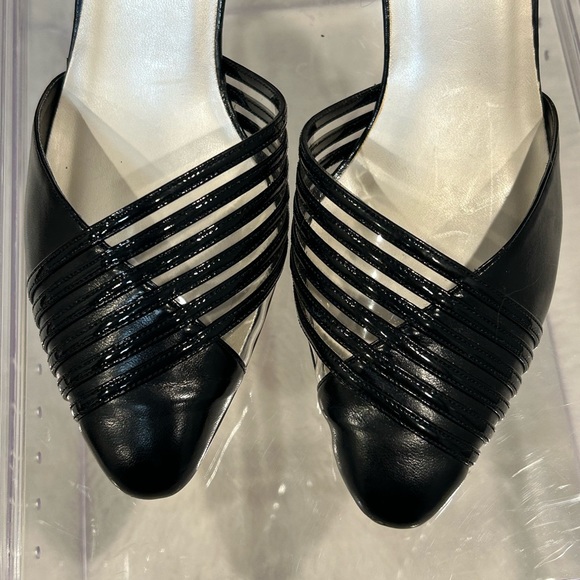 The 9.2.5 Collection black heels with ankle straps. Size 8 1/2 Wide - Picture 3 of 10
